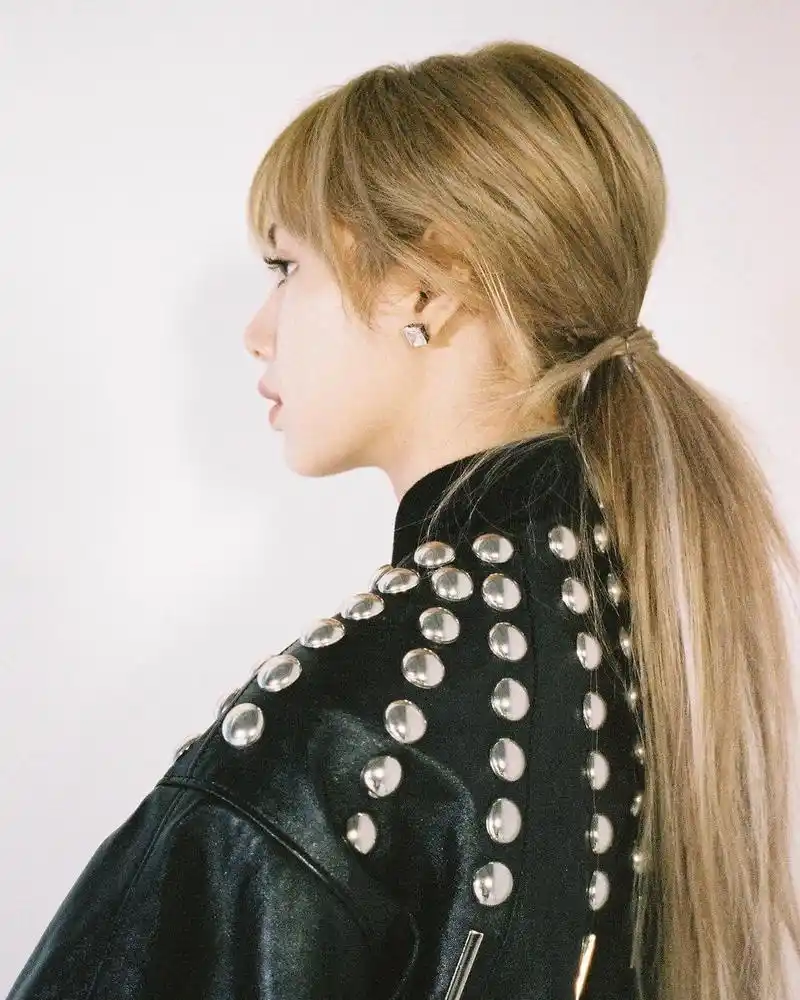 [blackpink][分享]190125 闪耀的外貌…blackpink lisa电影大片般的