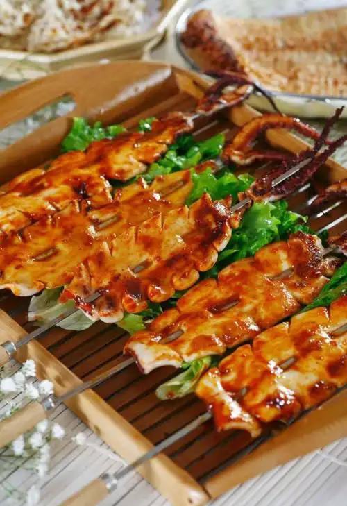 诱人的烤鱿鱼连我不爱吃鱿鱼的都想吃了