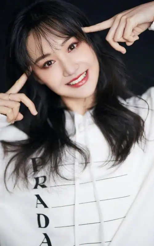 可爱风郑爽阳光甜美元气白嫩迷人