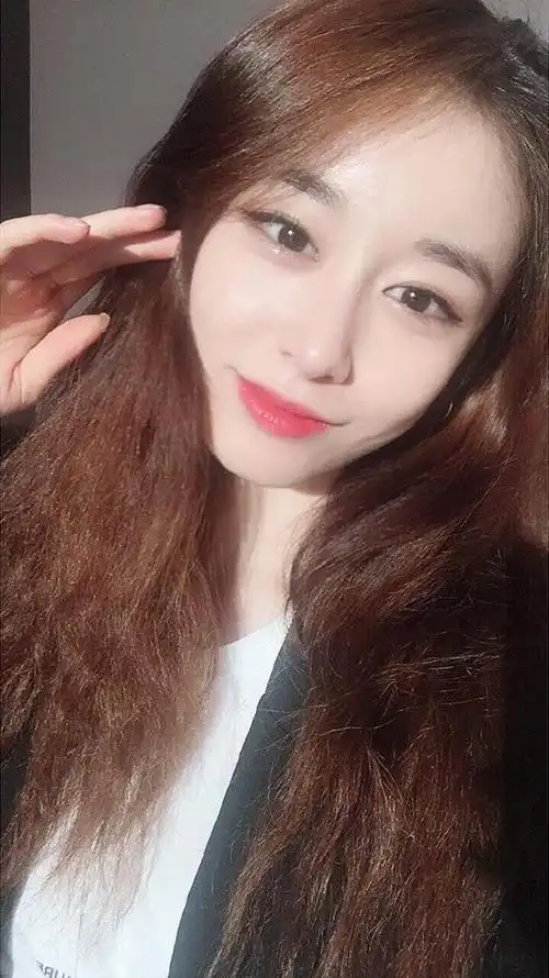 朴智妍可爱自拍