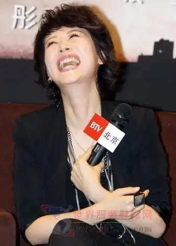 海清嘟嘴大笑变身可爱型