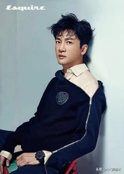 苏有朋最新时尚大片,皮衣牛仔随意切换,173身高穿出了183气场