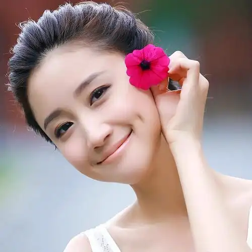 陈彦妃气质爆棚,笑起来有小酒窝格外好看漂亮