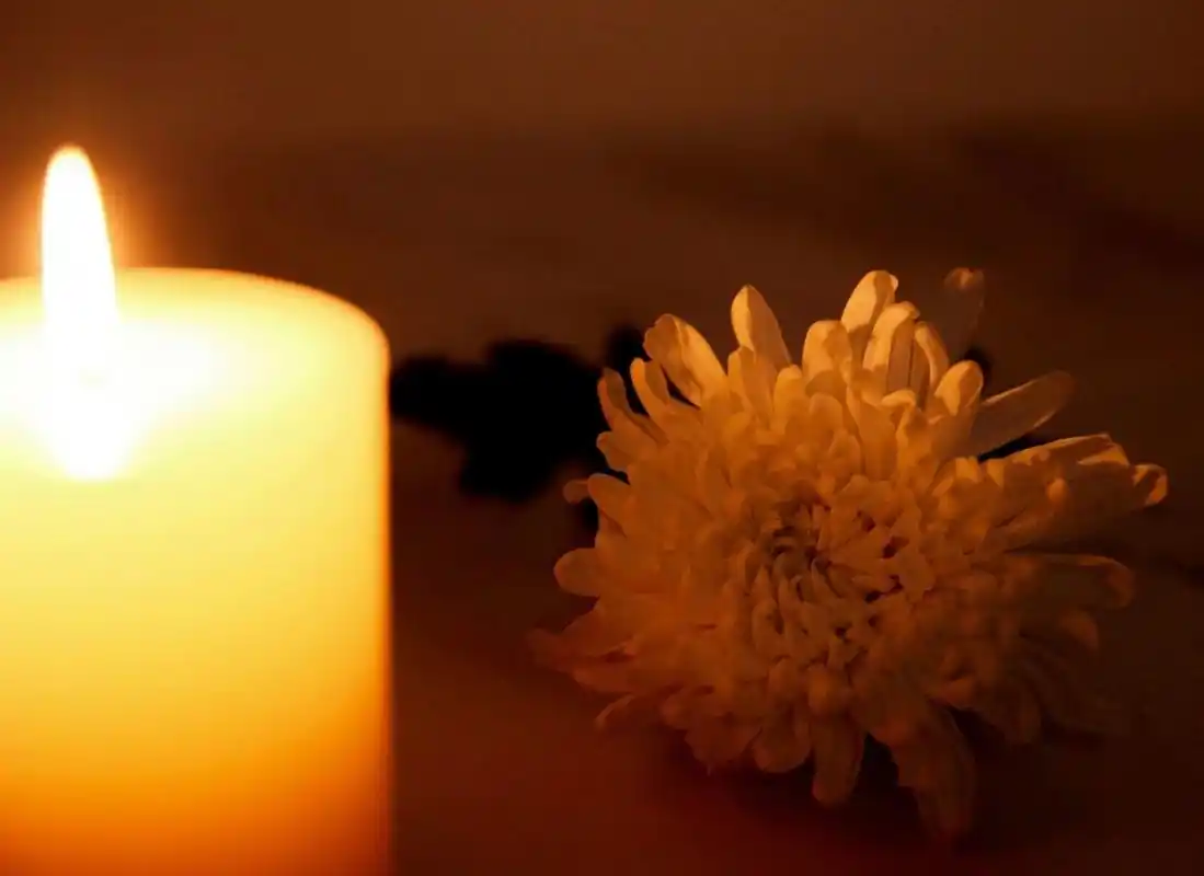 一盏明灯照亮父亲天堂之路!