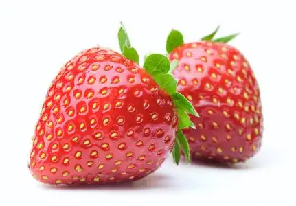 草莓白底隔离照片