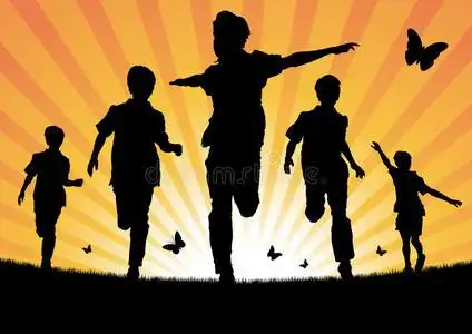 男孩们在阳光下奔跑快乐的小女孩奔跑快乐的孩子们自由奔跑夏日草地上