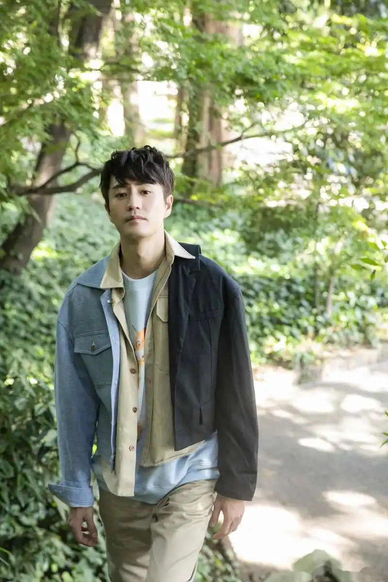 《匆匆那年》《致青春》里,他杨玏留下青春印记,《欢乐英雄》《孤城闭