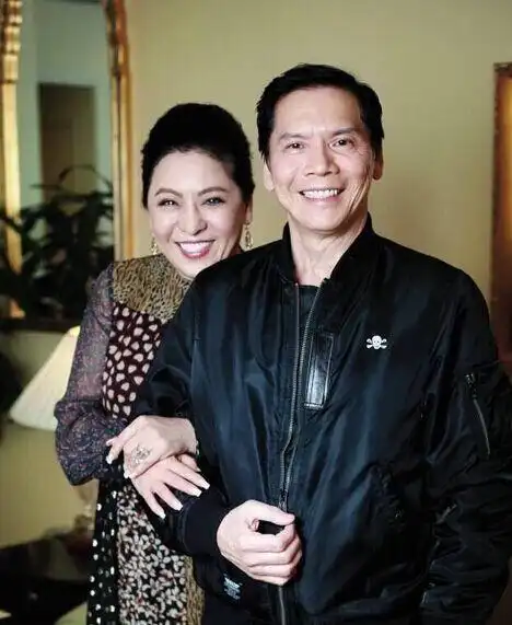 2014年,向太陈岚在微博发文为老公向华强庆生:"亲爱的老公:感谢你35年