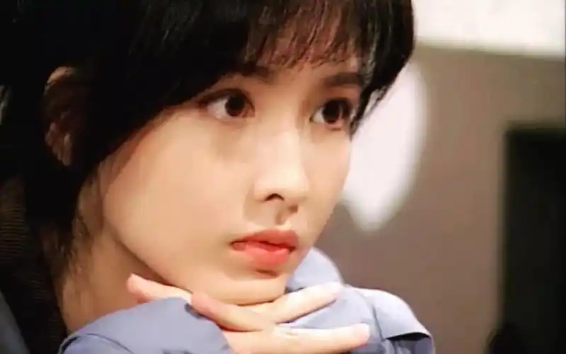 又周慧敏壁纸嘛?