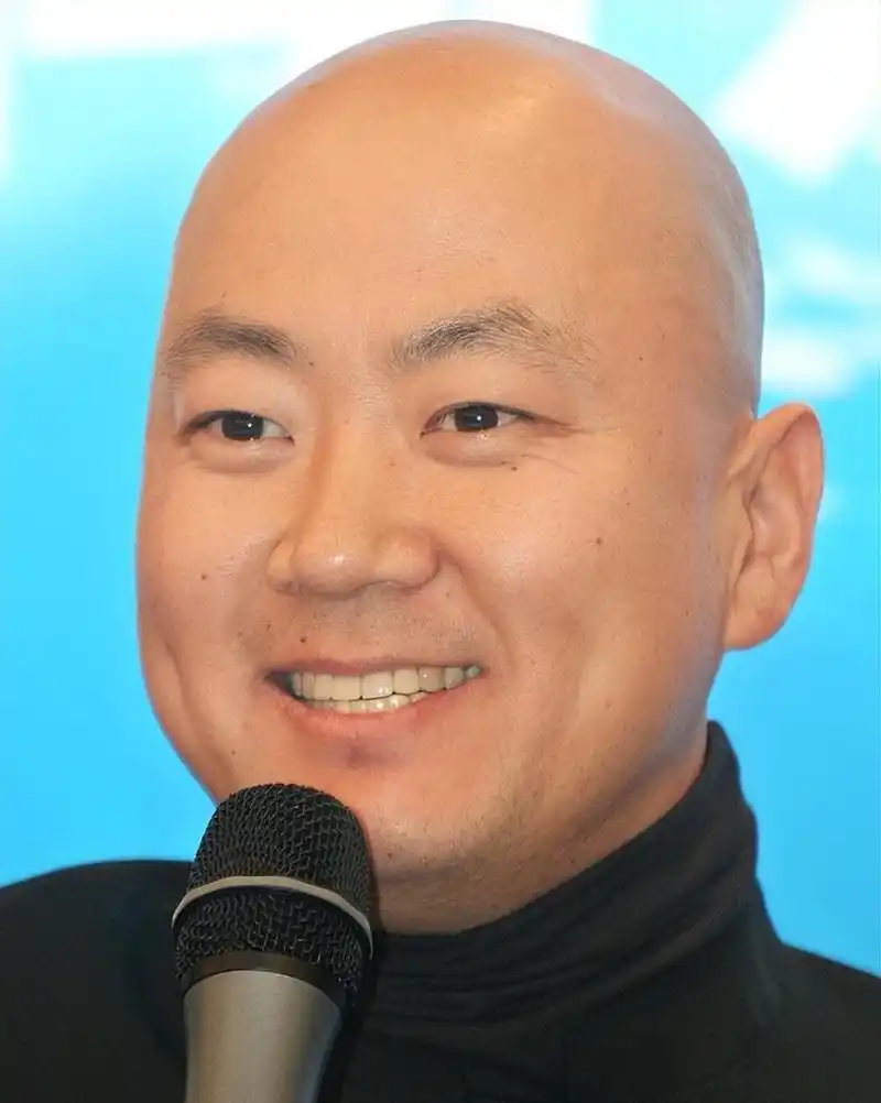 郭冬临现状!因8字被索赔1亿,至今单身无子女