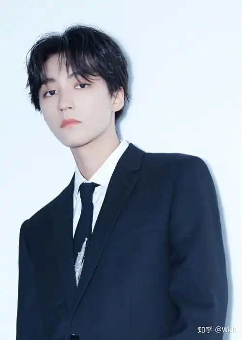 你觉得国内90后男明星中的神级颜值是谁? - 知乎