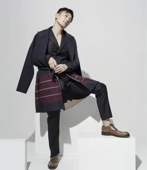 男明星:朱亚文最新时尚写真 时髦搭配超帅气-小虾米