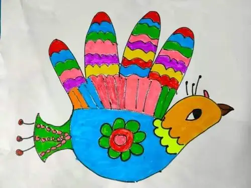小小手掌画出五色彩鸟