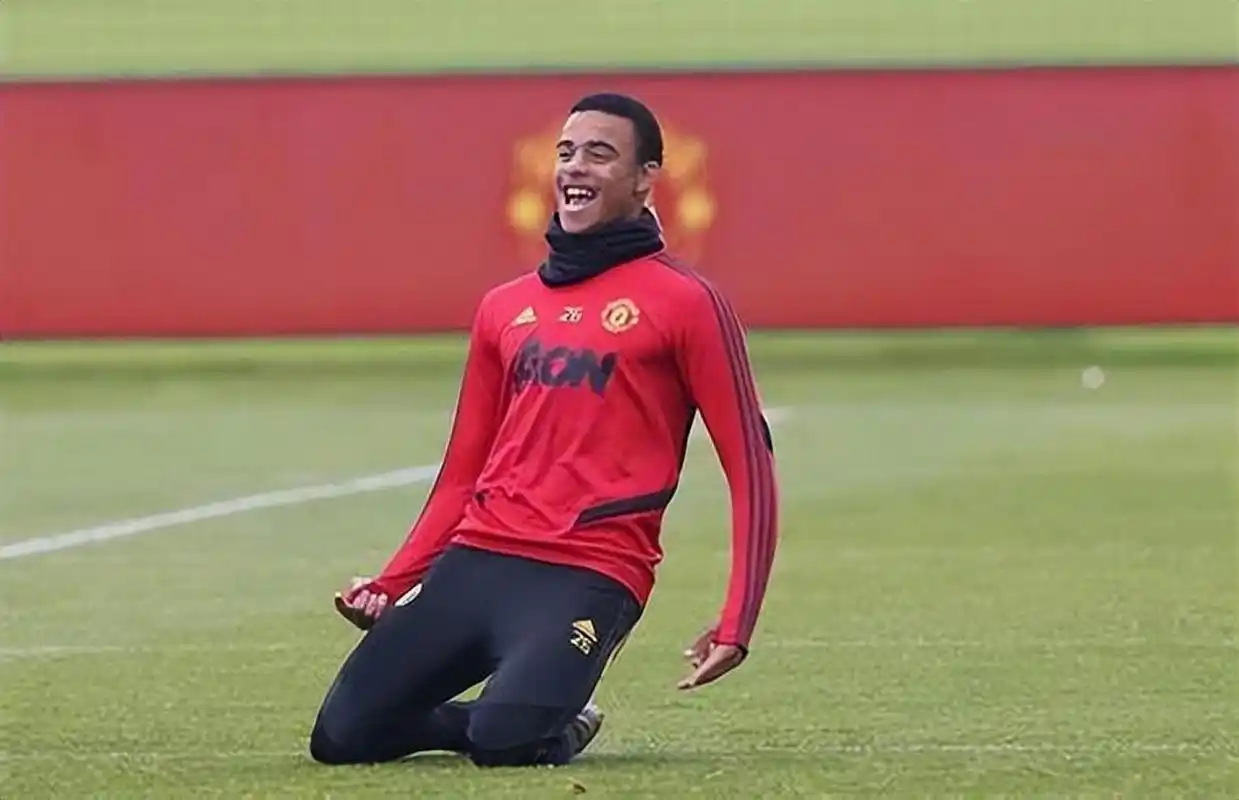 格林伍德,安东尼的"家暴"事件在曼联引起了强烈的舆论漩涡,这两起事件