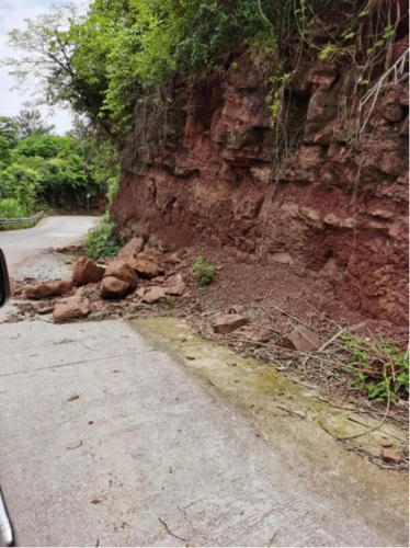 援湘扶贫记五山路漫漫多崎岖扶贫下乡显真情
