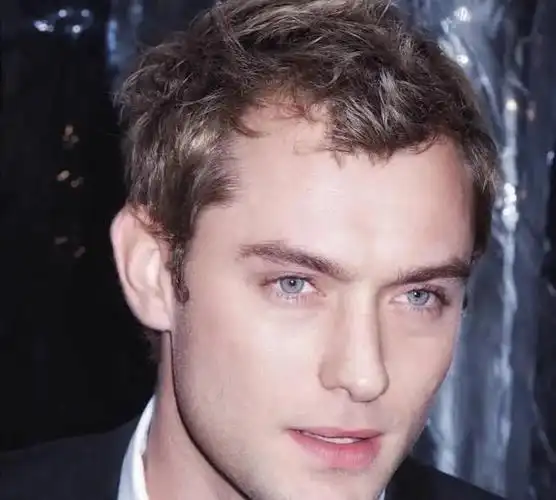 英国国宝演员裘德洛长相帅气,基因却没被遗传,儿女颜值太一般