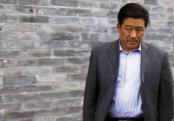 丁勇岱:对赵雪华一见钟情,结婚37年零绯闻,如今儿子成心病