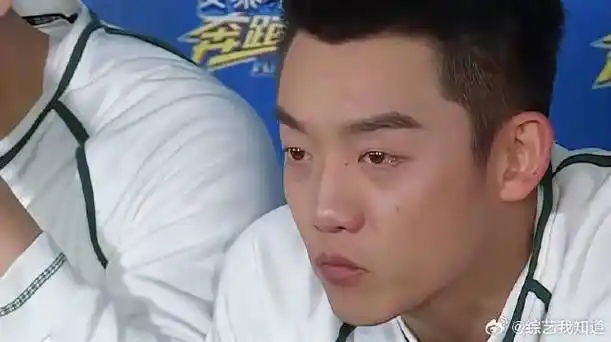 郑恺不愧是最快男人,冒着大雨奔跑,陈赫祖蓝淘汰