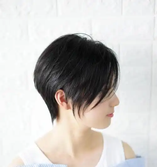 必剪一次的女士发型今年流行这样的潮短发清爽时尚潮流个性