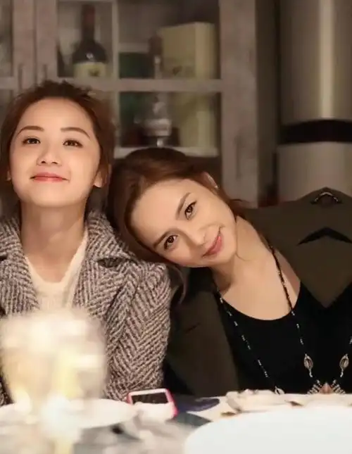 现在年轻人可能不太了解,twins当年可是唯一一个可以媲美同时期成立的