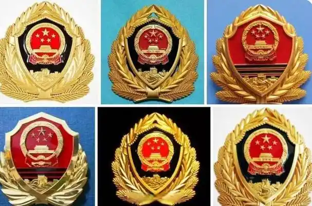 有人质疑,新帽徽的设计缺乏层次感和立体感,国徽和盾牌的颜色搭配不当