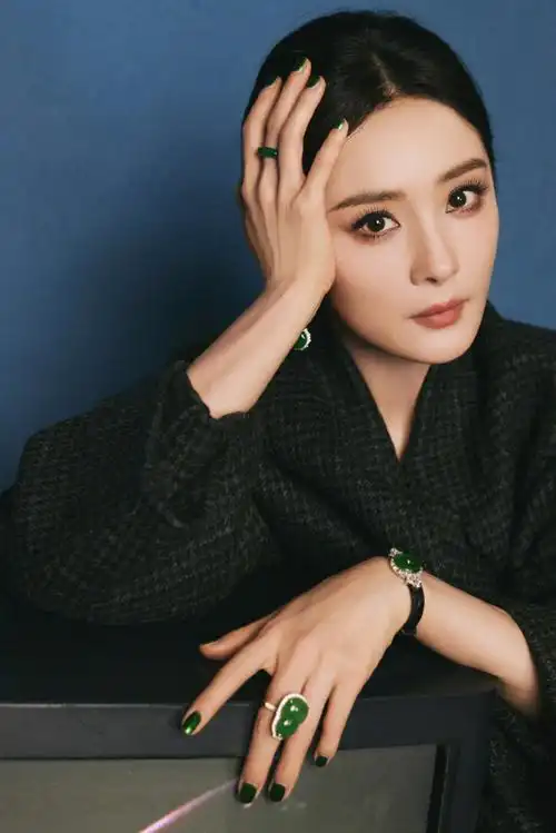 杨幂爆改男装##杨幂霸道女总裁