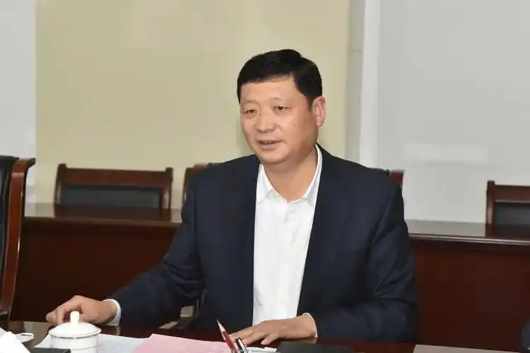 孔庆学与咸阳市委常委副市长罗军座谈