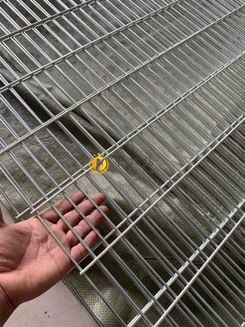 钢筋网片镀锌铁丝网养殖网围栏铁网格网网片钢丝电焊网防护网鸽棚狗笼