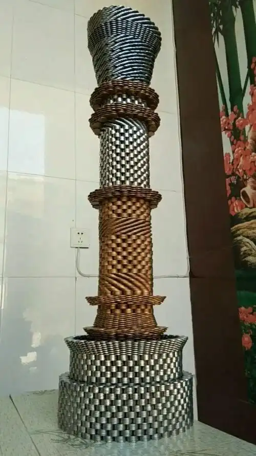 这是个高手,用硬币能摆出造型,这也是一种艺术