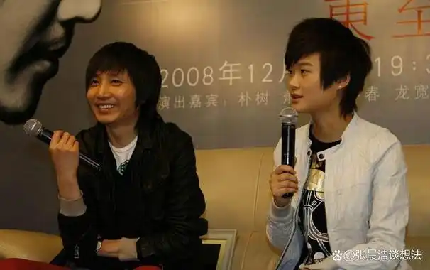 值得一提的是,张亚东还通过窦唯认识了窦颖,两人之间的感情也逐渐升温