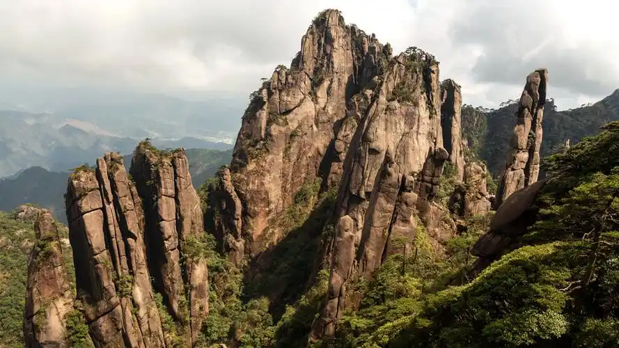 奇山异石三清山