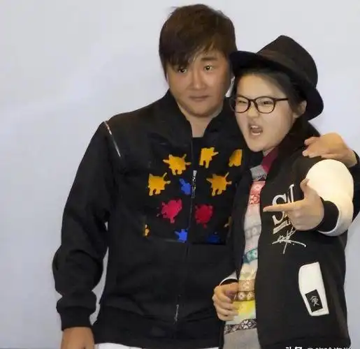 同是孙楠的基因,把买红妹女儿和潘蔚的女儿一对比,差距就出来了