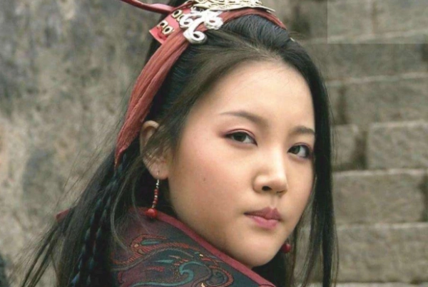 扈三娘被方腊煮着吃的过程