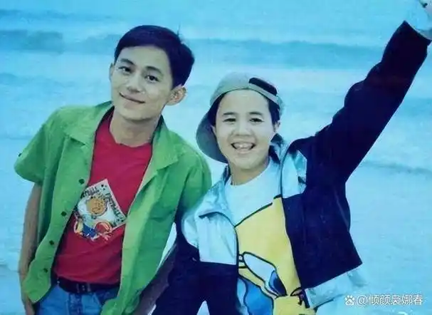 小时候因为成绩优异,被保送进北京外国语大学.