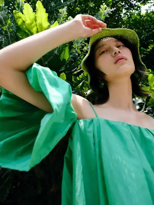 鲜绿色的夏日美好