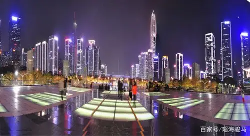 深圳市民广场夜景绚丽多彩 美极了