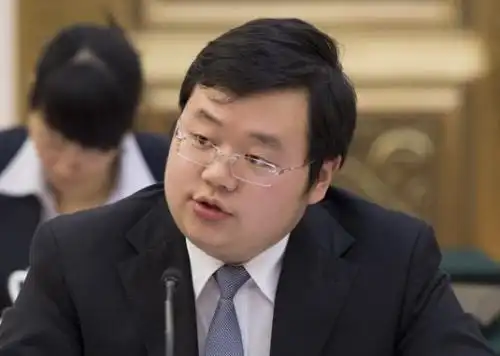 大学毕业仅4年多的24岁大学生村官,十八大代表石磊当选为共青团南京