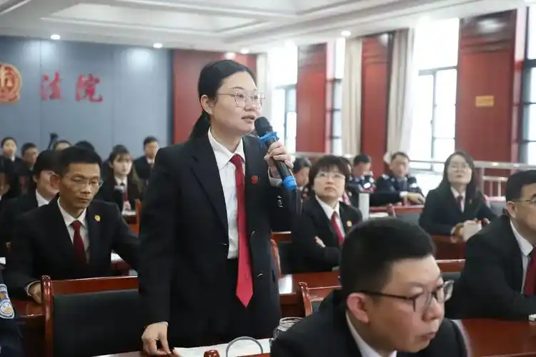 思政讲堂|全国审判业务专家,东莞中院专委程春华应邀为靖安法院全体