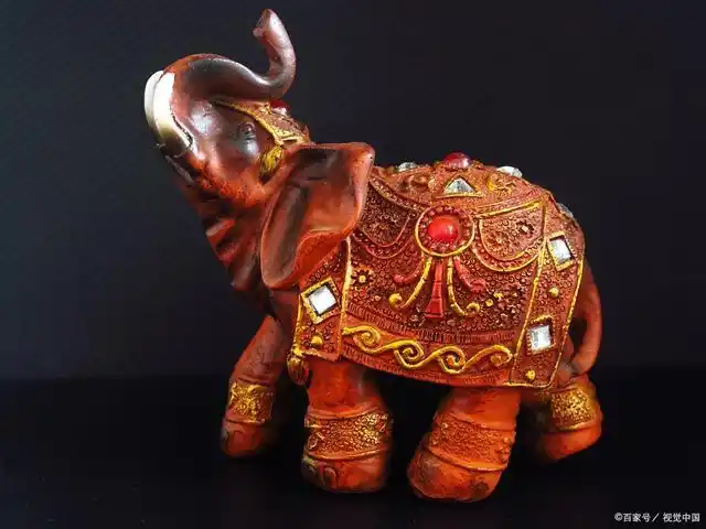 大象在佛教中为普贤菩萨的坐骑,经书《摩诃止观》提到,普贤菩萨乘坐一