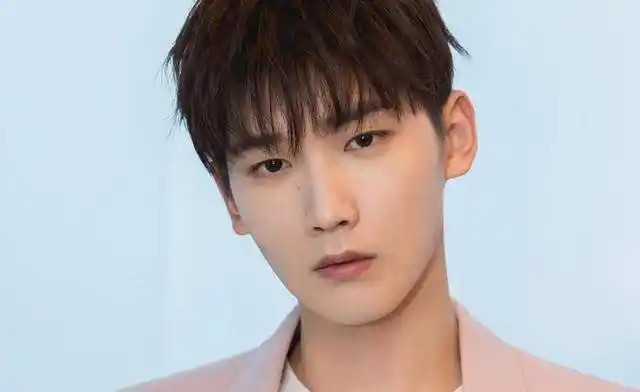 原创最近飙升的十大95后男明星王一博榜首蔡徐坤榜眼吴磊探花