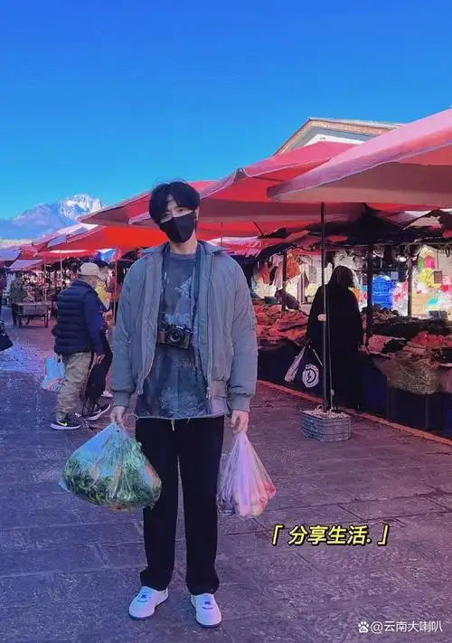 他就是在节目中显得有点腼腆但又表现不俗的贵州小伙罗正