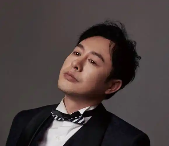 五位儒雅帅气,演技精湛却大器晚成的中年男演员,你最喜欢哪个?