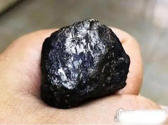 1克锎就价值2700万美元,可以说含锎的矿石,是世界上最贵的石头了.