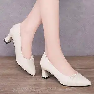 单鞋女款夏季尖头方跟浅口小皮鞋夏女百搭气质套脚时装防水台女鞋