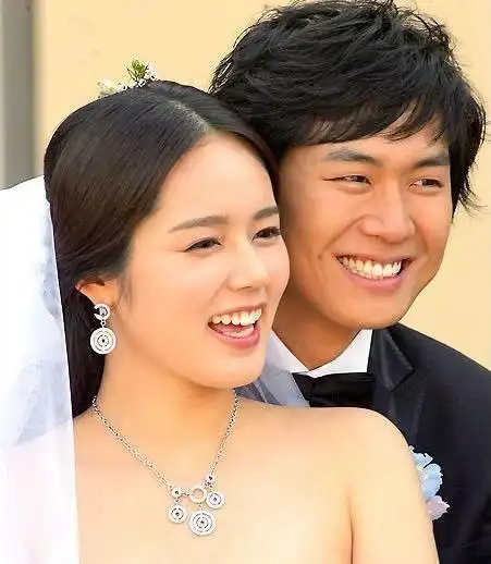 演技差又没事业心的韩佳人,仅凭天然美貌,稳霸女神榜20年