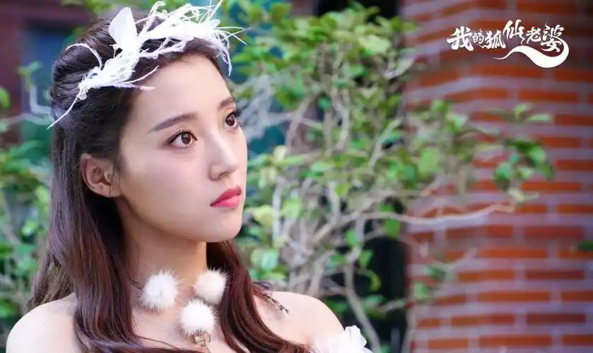 为了能够更好地呈现出人和狐仙两种状态,安泳畅观看了不少相关题材的