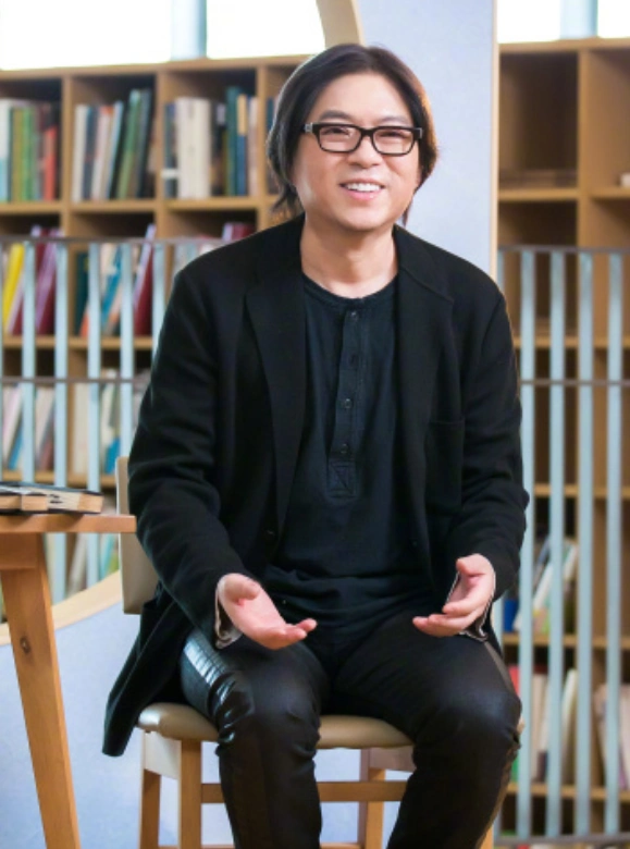 高晓松瘦成韩国小鲜肉52岁颠覆形象连宁静都认不出