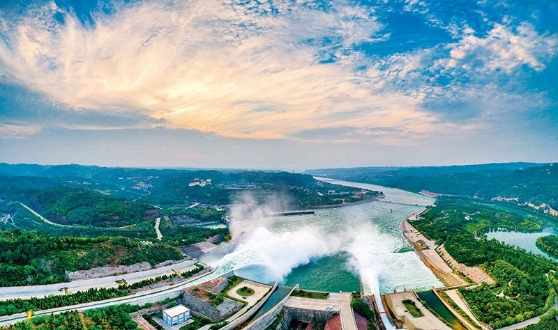 天下黄河美多彩小浪底