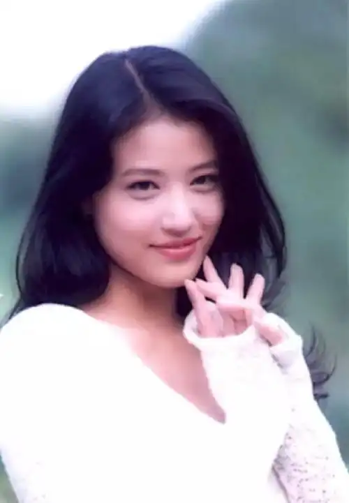 周海媚年轻时的美貌该有多绝?金庸愿为她改写周芷若的结局