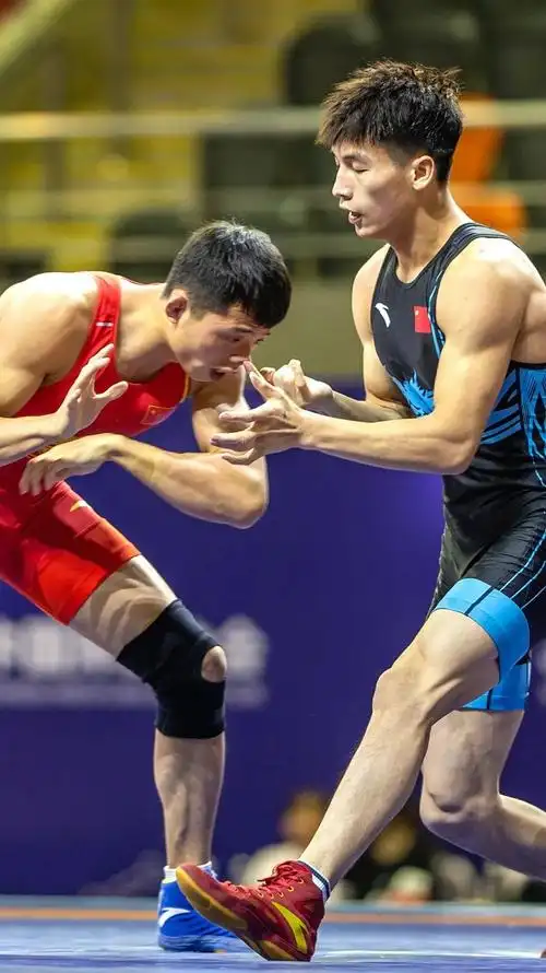 温州今年首个国家级大赛落幕获颁中国摔跤事业突出贡献奖